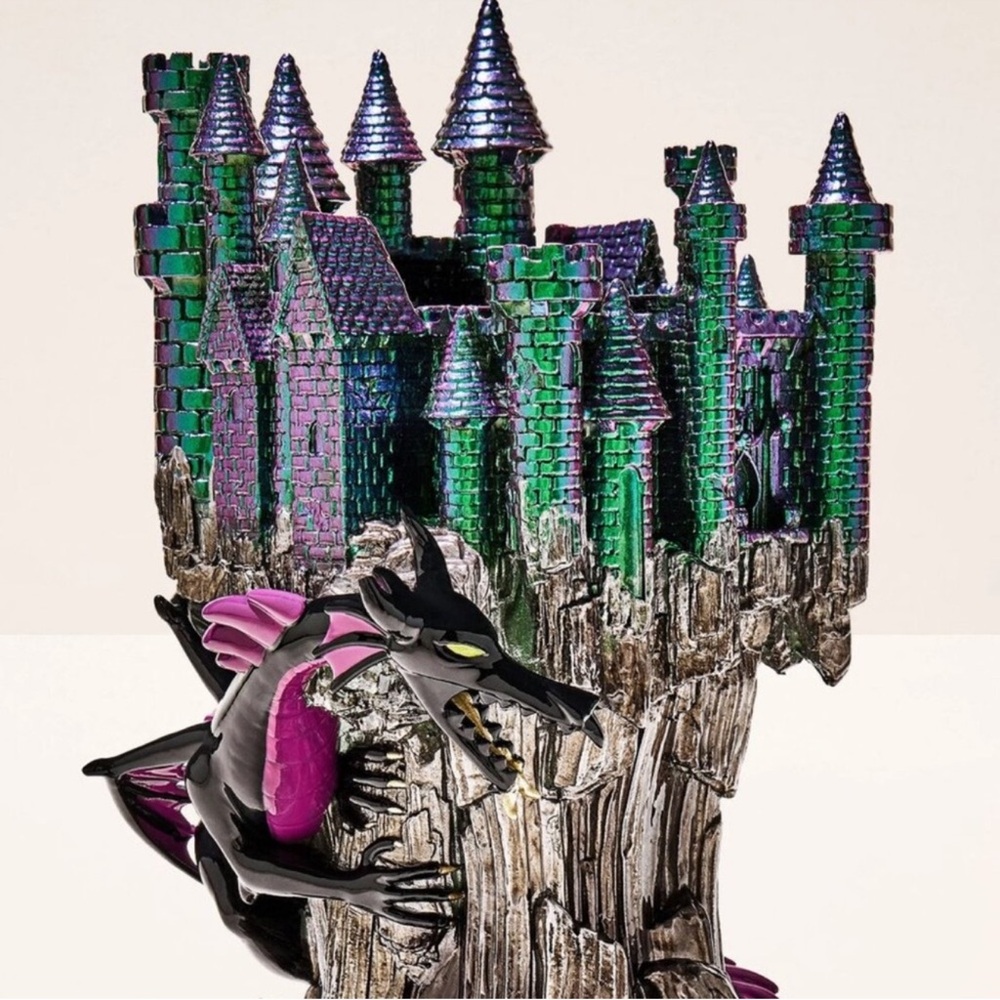 Limited Edition Disney Villains “Maleficent” Dragon Castle Candle Holder 🏰🔥